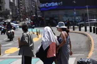 La ola de calor continuará en la Ciudad de Buenos Aires al menos hasta el fin de semana, aunque las temperaturas máximas se mantendrán por encima de los 30°C tanto el sábado como el domingo