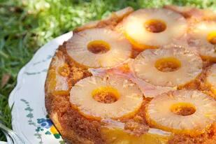 Receta de torta invertida de ananá - LA NACION