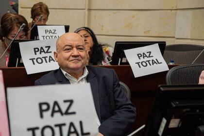 04/11/2022 El Congreso colombiano aprueba la ley de 'paz total' POLITICA SENADOR JULIÁN GALLO