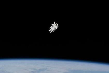 07-02-2022 Bruce McCandless durante su vuelo autònomo POLITICA INVESTIGACIÓN Y TECNOLOGÍA NASA