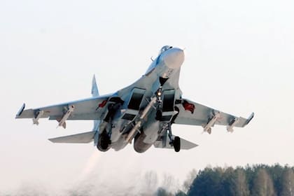 07/10/2016 Caza ruso Sujói Su-27 en la maniobra de despegue POLITICA EUROPA INTERNACIONAL RUSIA MINISTERIO DE DEFENSA RUSO