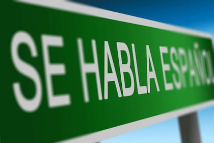 En Estados Unidos alrededor de 42 millones de personas hablan español como lengua materna (aproximadamente un 13 % de la población) y ese número no hace más que crecer
