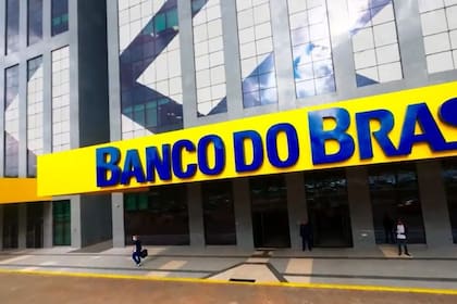 10/11/2022 Banco do Brasil.  Banco do Brasil, uno de los principales bancos de Brasil y América Latina, obtuvo un beneficio de 22.834 millones de reales brasileños (4.201 millones de euros) en los nueve primeros meses del año, lo que supone un incremento del 55,9% en comparación con el mismo período del año anterior.  ECONOMIA BANCO DO BRASIL