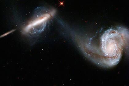 19/01/2023 Cómo los agujeros negros masivos se 'alimentan' de gas intergaláctico.  Una investigación dirigida por la Universidad de Southampton ha revelado cómo los agujeros negros supermasivos se alimentan de nubes de gas que vienen de otras galaxias a cientos de miles de años luz.  POLITICA INVESTIGACIÓN Y TECNOLOGÍA NASA/ESA/HUBBLE HERITAGE TEAM.