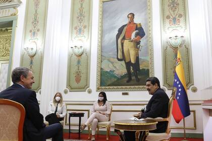 20-11-2021 Reunión entre el presidente de Venezuela, Nicolás Maduro, y el expresidente del Gobierno de España José Luis Rodríguez Zapatero POLITICA PRENSA PRESIDENCIAL/MARCELO GARCIA