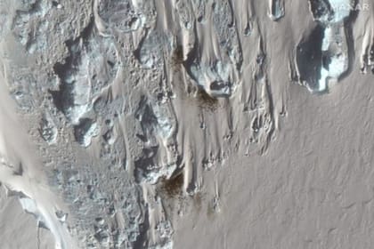 20/01/2023 Las imágenes aéreas del satélite Maxar WorldView-3 muestran la colonia de pingüinos emperador recién descubierta en Verleger Point. POLITICA INVESTIGACIÓN Y TECNOLOGÍA MAXAR TECHNOLOGIES/BAS