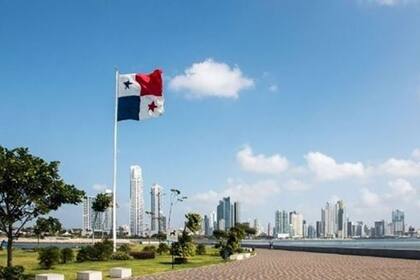 23/06/2019 Panamá ciudad con bandera CENTROAMÉRICA PANAMÁ POLÍTICA TWITTER