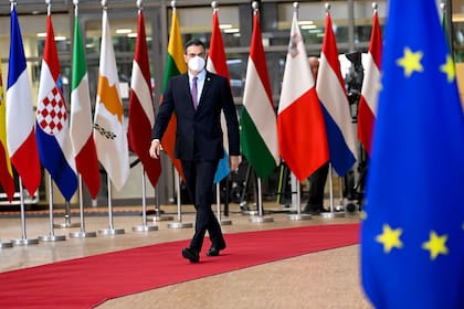 24-05-2021 El presidente del Gobierno, Pedro Sánchez, llega al Consejo Europeo Extraordinario, a 24 de mayo de 2021, en Bruselas (Bélgica). Los dirigentes de la UE se reúnen hoy y mañana en el Consejo Europeo Extraordinario para debatir sobre la COVID-19, el cambio climático y Rusia. También evaluarán las relaciones de la UE con el Reino Unido tras la entrada en vigor, el 1 de mayo de 2021, del Acuerdo de Comercio y Cooperación. POLITICA Europa Press