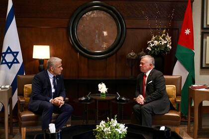 27/07/2022 El primer ministro israelí, Yair Lapid, con el rey Abdalá II de Jordania POLITICA HAIM TZACH/L.A.M/TWITTER/LAPID