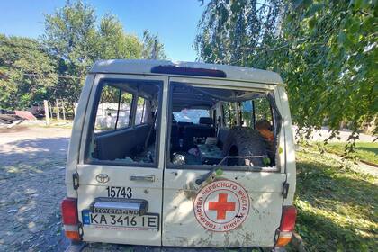 30/08/2022 Vehículo del CICR atacado en Sloviansk, Ucrania POLITICA EUROPA INTERNACIONAL UCRANIA TWITTER/@ICRC_UA