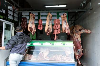 A partir de enero próximo no habrá comercialización de medias reses y se avanzará en el troceo para a carne