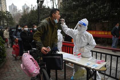 A pesar de que la pandemia parece haber dado un respiro en todo el mundo, nuevos síntomas sorprenden a los científicos