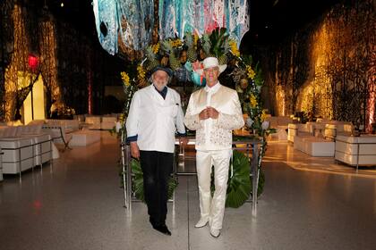 Alan Faena y Francis Mallmann en la celebración por los 10 años de Faena Art