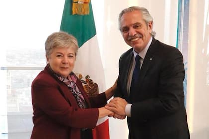 Alberto Fernández, en México, con la secretaria de Relaciones Exteriores de ese país, Alicia Bárcena