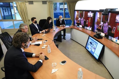 Alberto Fernández y sus ministros se reunieron por videoconferencia con los gobernadores