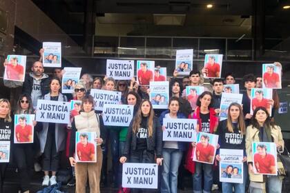 Amigos y familiares de Manuel Storani reclamaron justicia frente a los Tribunales de San Isidro