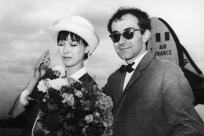 Anna Karina y Jean-Luc Godard en el Festival de Cine de Berlín de 1961 cuando presentaron Una mujer es una mujer