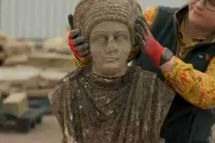 Arqueólogos hicieron un gran descubrimiento: hallan estatuas romanas en Buckinghamshire, Inglaterra