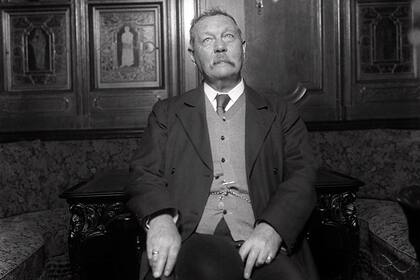 El Problema Final de Arthur Conan Doyle - Cuentos y Relatos - Podcast en  iVoox