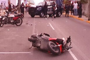 Policías atropellaron a dos argentinos en Cozumel: uno de ellos está grave  - LA NACION