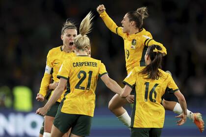 Australia ganó por la mínima ante Irlanda y al igual que Nueva Zelanda, el otro anfitrión, celebró en el estreno del Mundial