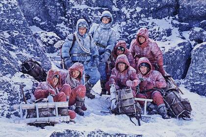 Avalancha: desastre en la montaña es una película china épica con discurso nacionalista e impactantes escenarios naturales