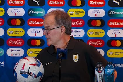 Bielsa, en la conferencia de prensa posterior a la goleada de Uruguay ante Bolivia