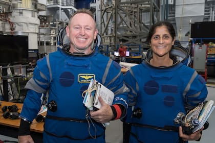 Butch Wilmore y Suni Williams son los astronautas que tripulan la nave espacial Starliner de Boeing
