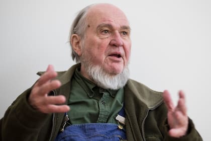 Carl Andre murió a los 88 años (Fred R. Conrad/The New York Times)