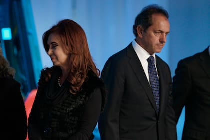 Cristina Fernandez de Kirchner y Daniel Scioli inauguran fabica de tractores en gral Rodriguez
Moreno en el acto
11_7_12
Autor:  Anibal Greco   