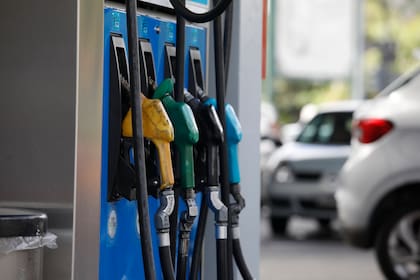 Desde que asumió Javier Milei, el valor de los combustibles aumentó 126%, muy por arriba del 79% de inflación acumulada