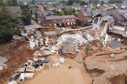 Destrucción por las inundaciones en Erfstadt, Alemania (David Young/dpa)
