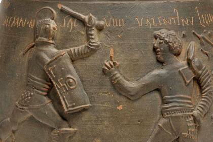Detalle de la vasija que demuestra cuál fue la primera lucha de gladiadores, en Colchester, Inglaterra

(Courtesy of Colchester Museums and Colchester City Council)