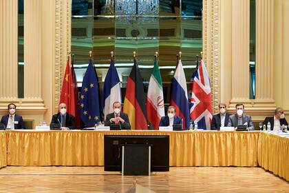 Diplomáticos de la UE, China, Rusia e Irán al inicio de las conversaciones por el acuerdo nuclear en el Grand Hotel de Viena, Austria