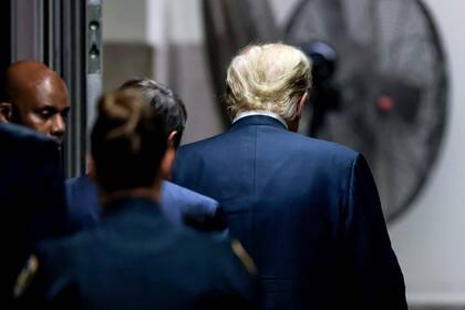 Donald Trump deja la corte criminal de Manhattan, este jueves30 de mayo. (JUSTIN LANE / POOL / AFP)