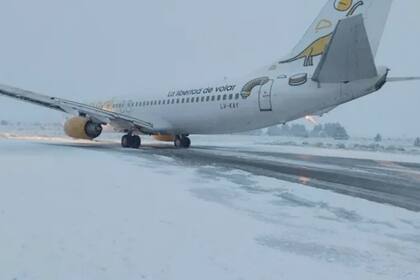 El avión que despistó en el aeropuerto de Bariloche esta mañana