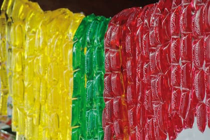 El caramelo líquido presentando en un minisachet plástico fue un boom durante los años 80 y 90.