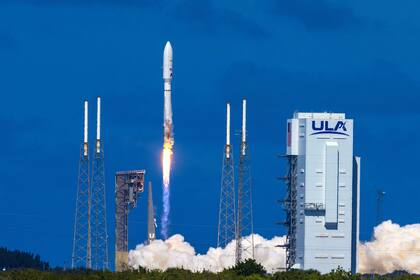 El despegue del cohete que llevó los dos satélites de prueba del Proyecto Kuiper, la apuesta de Amazon para dar internet satelital