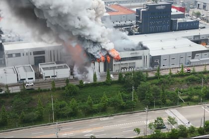 El fuego en la fábrica de Hwaseong
