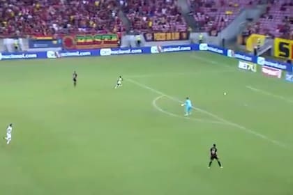 El insólito gol del partido entre Sport Recife y Novorizontino, tras el saque inicial; fue por la Serie B del fútbol brasileño