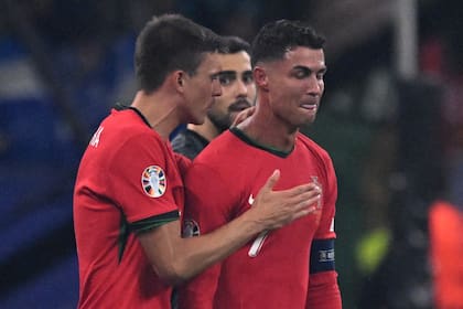 El llanto de Cristiano Ronaldo tras fallar el penal durante el suplementario; luego, anotó en la definición