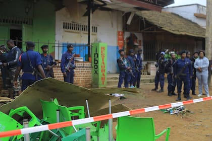 El lugar donde estalló la bomba en Beni, Congo, el 25 de diciembre de 2021. (Foto AP /Al-hadji Kudra Maliro)