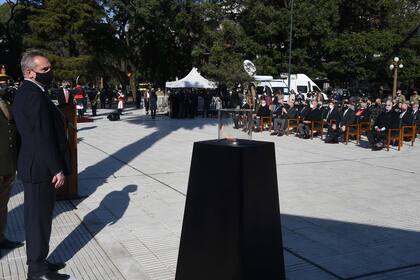 El ministro de Defensa, Agustín Rossi, en el reciente homenaje a los caídos en Malvinas y a los veteranos de la guerra de 1982