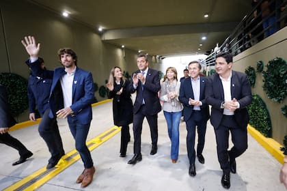 El ministro de Economía, Sergio Massa, estuvo presente en la inauguración de un nuevo paso bajo nivel del ramal Victoria-Capilla del Señor de la línea Mitre, ubicado en la avenida Sobremonte en San Fernando