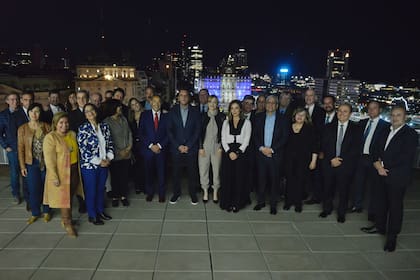 El ministro de Economía, Sergio Massa, recibió esta noche a los senadores del Frente de Todos