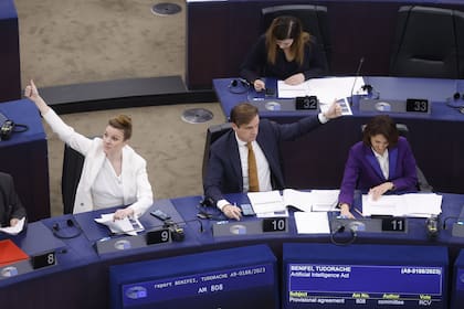 El Parlamento Europeo aprobó hoy en Estrasburgo la regulación europea sobre inteligencia artificial, la primera en el mundo