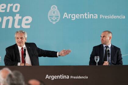 El Presidente Alberto Fernández y el ministro de Economía, Martín Guzmán