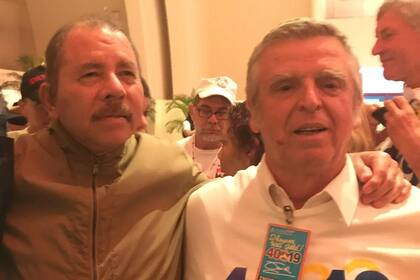 El presidente de Nicaragua, Daniel Ortega, y el exlíder montonero Mario Firmenich