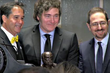 El presidente Javier Milei se emocionó al recibir el premio Juan de Mariana en Madrid, España