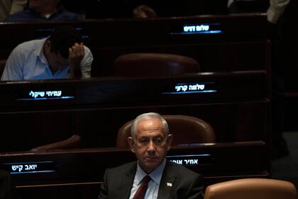 El primer ministro designado de Israel Benjamin Netanyahu en el parlamento israelí en Jerusalén el 13 de diciembre de 2022. (Foto AP/ Maya Alleruzzo)